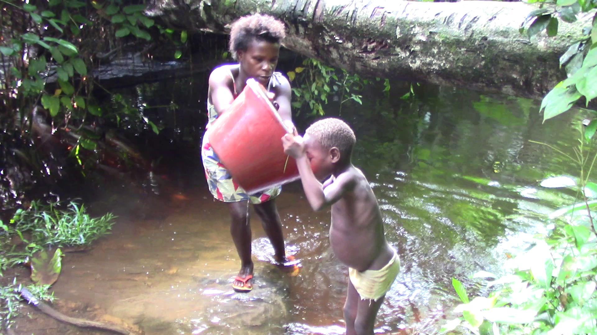 Peuples Bagyelli du Sud Cameroun. Difficile accés aux besoins de base.